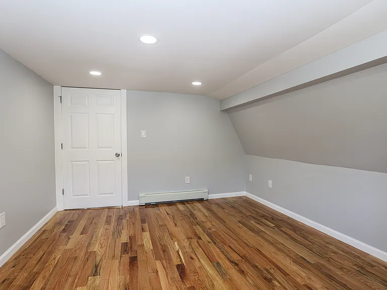 562 Peacock St #2 — Photo 16