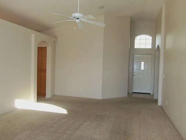 3 bed, 1399 sqft, $1,995 — Photo 2
