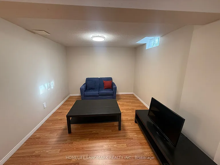 33 Silver Linden Dr — Photo 12
