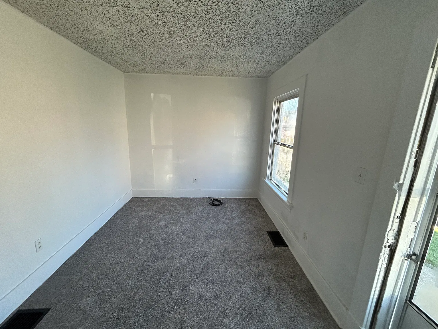 Studio, 800 sqft, $1,050 — Photo 3