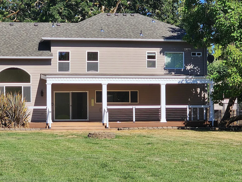 397 NW Douglas St