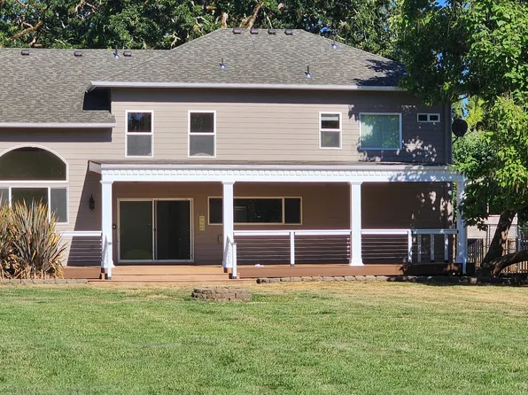 397 NW Douglas St, Dallas, OR 97338