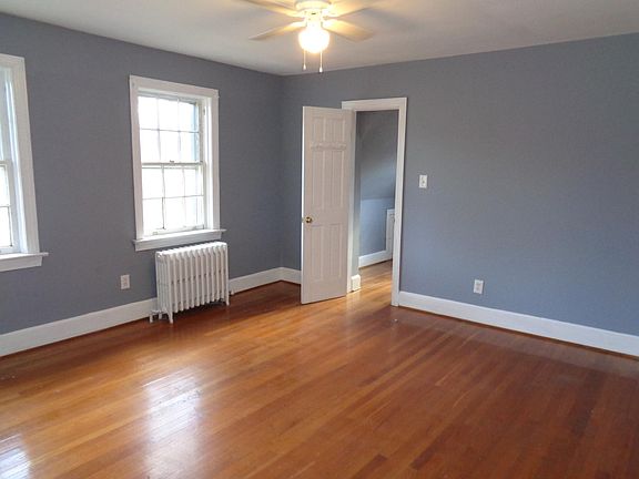 2nd image of 200 Crescent Ave