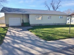 633 4th St, Chappell, NE 69129