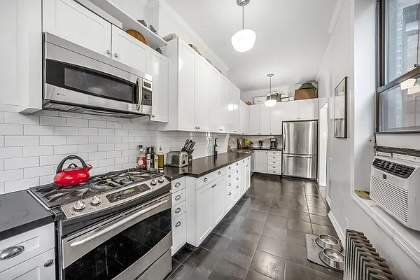 Sold by Bank Neary | media 18