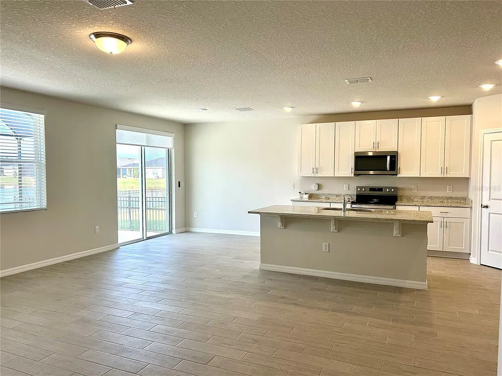 Building Photo - 10225 Daybreak Gln