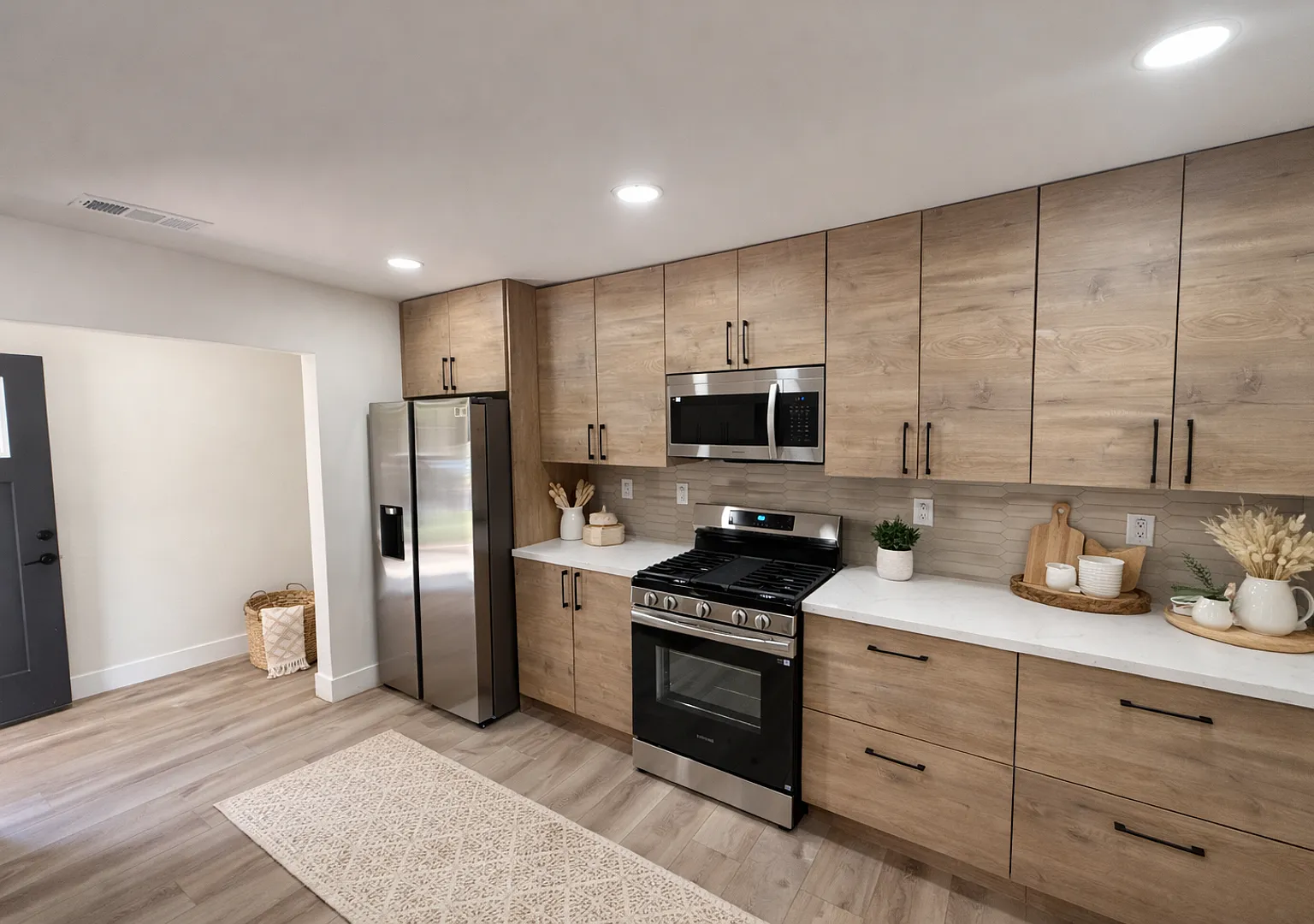 Completely Remodeled!! (2026) 6 Bed / 2 Bath Home Near SDSU Modern Finishes & Exceptional Back Ya... — Photo 2