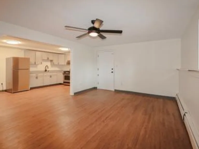 16 Tiffany Rd #4 — Photo 9