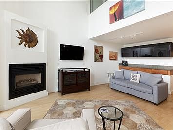 5th image of 1000 Pennsylvania Ave APT 1