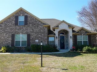 39 Victoria Dr W, Montgomery, TX 77356