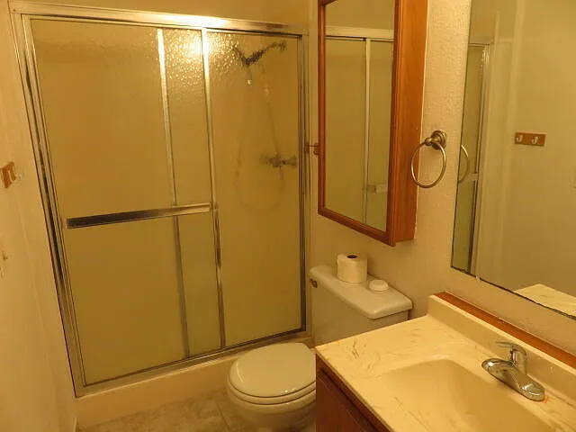 134 NW Peach St — Photo 11