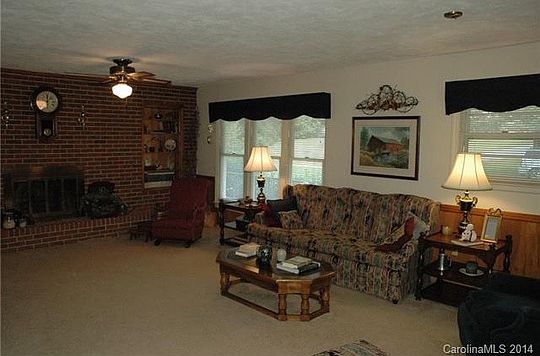 4th image of 321 Eastwood Dr
