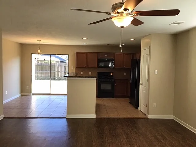16215 Ranchland Ln — Photo 5