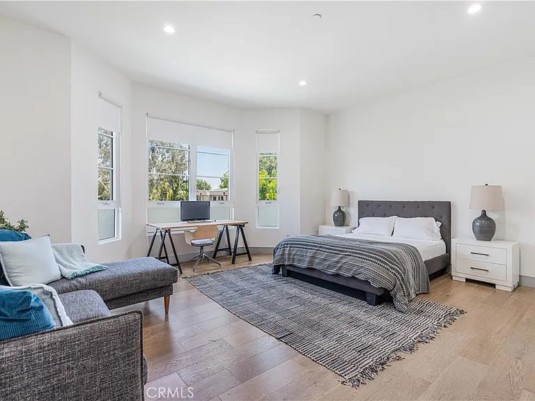 4435 Camellia — Photo 27