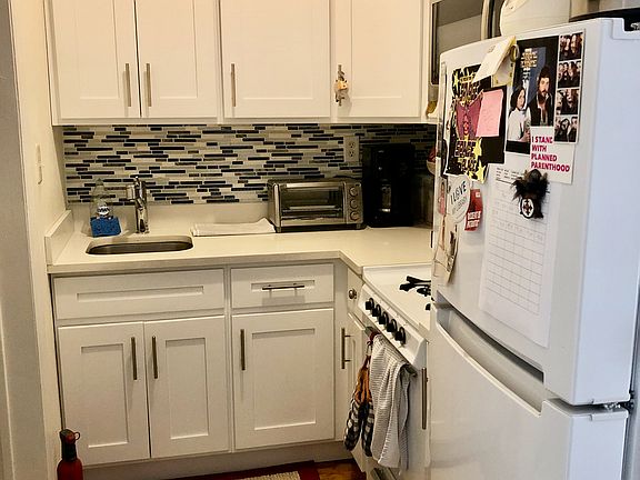 3rd image of 107 Joralemon St APT 8