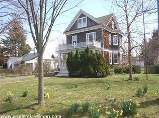 24 Old Town Xing, Southampton, NY 11968