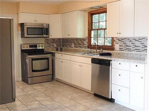 5th image of 3 Larchmont Dr