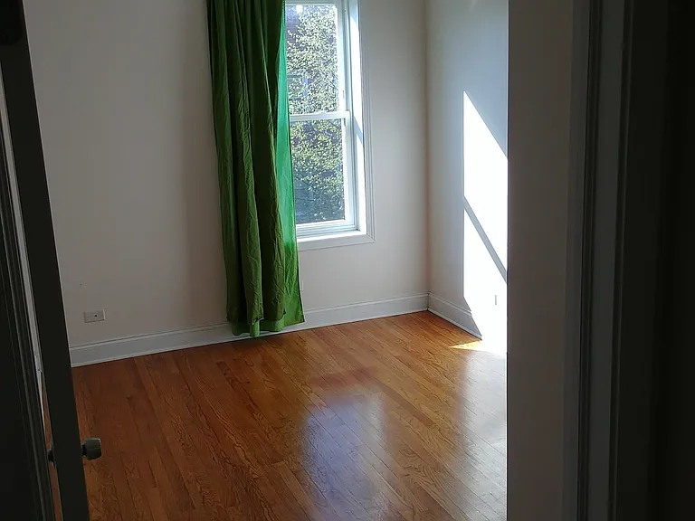 2721 N Sawyer Ave #3 — Photo 3