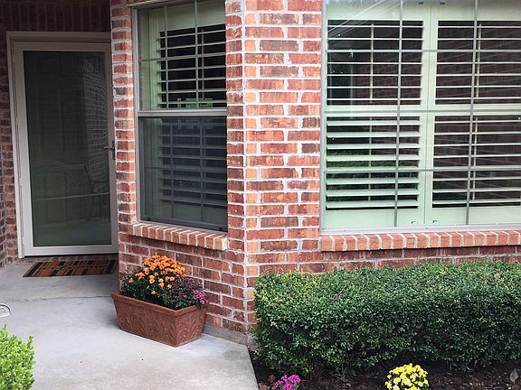 2nd image of 9023 Darby Ln