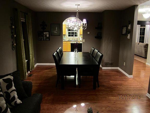 5th image of 634 Norfolk Sq S