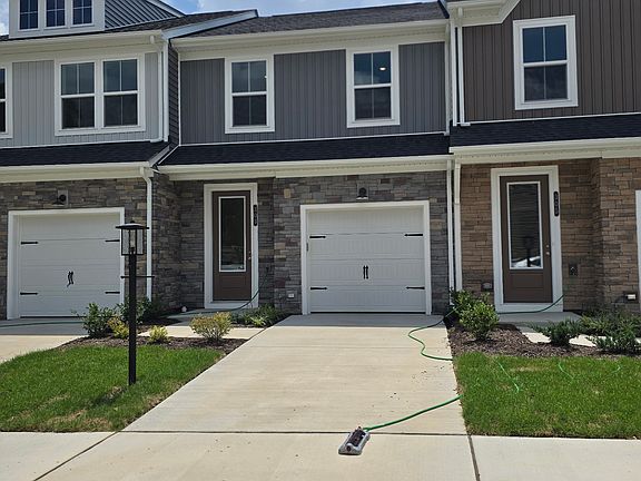 3rd image of 303 Brae Haven Dr