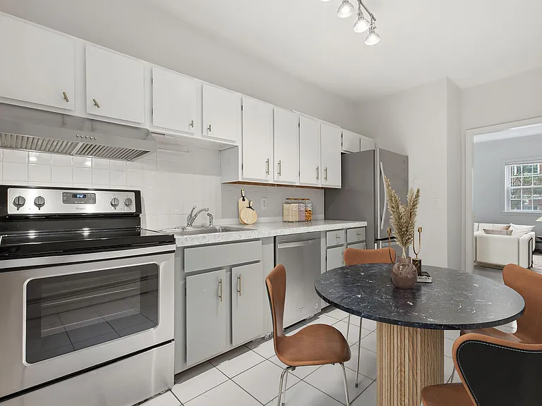 377 Bunker Hill St #1 — Photo 4