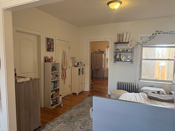 2nd image of 2339 N Sacramento Ave APT 2S