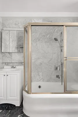 Rented by SERHANT. | media 14