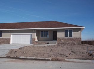 2003 Ebony Ln, Grand Island, NE 68803