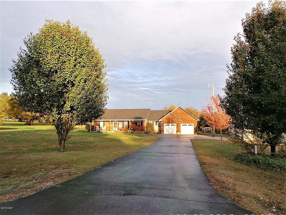 2nd image of 1018 S Sugar Maple Ln