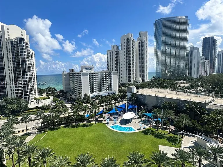 19370 Collins Ave #1427 — Photo 7