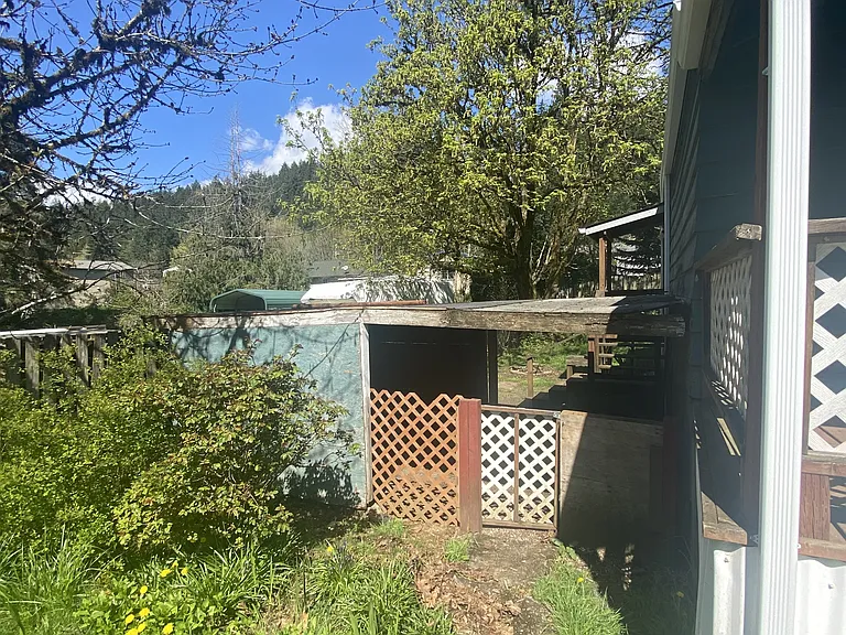 1306 W Cota St — Photo 8