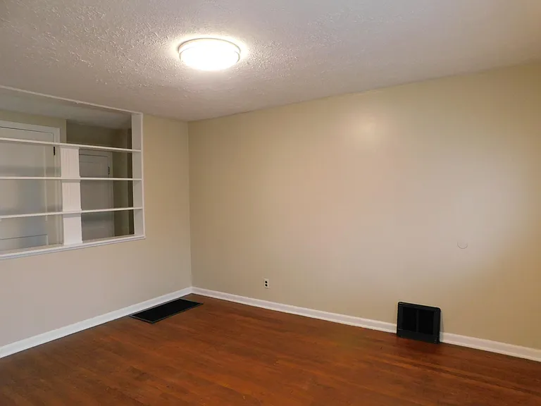 1565 W 7th Ave — Photo 3