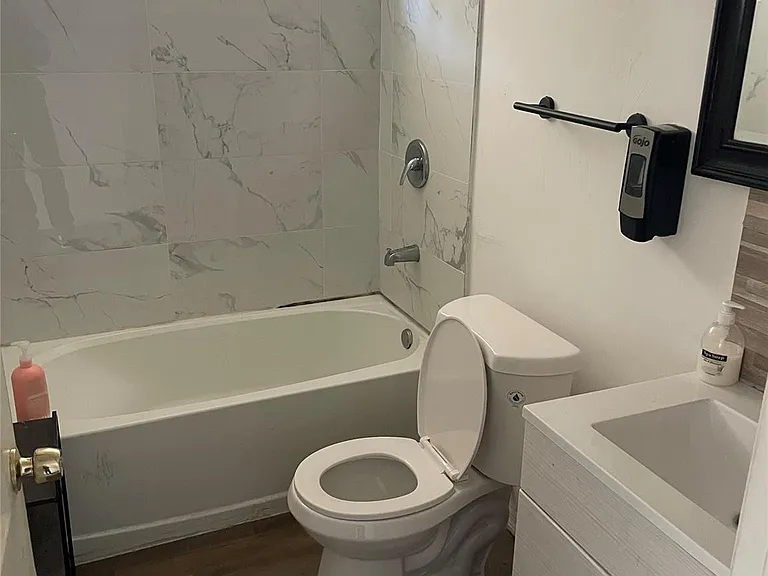 8508 SW 16th Ct — Photo 7