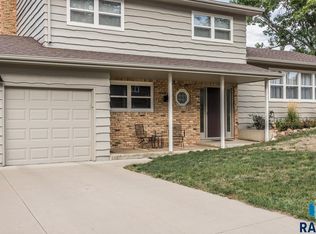 2713 S Williams Ave, Sioux Falls, SD 57105