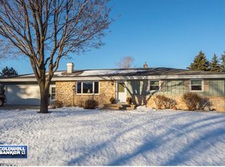 17 W Sioux Dr, Appleton, WI 54911