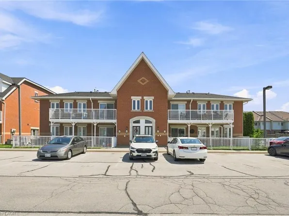 1701 Lampman Ave #204, Burlington, ON L7L 6R7