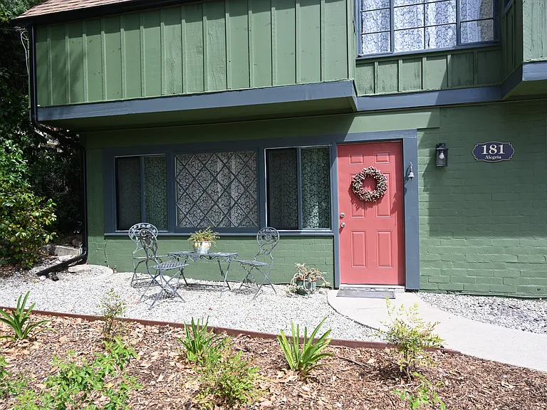 181 E Alegria Ave — Photo 24