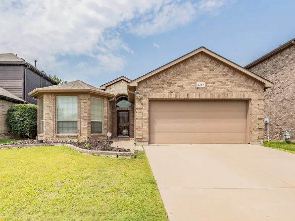 2257 Laurel Forest Dr, Fort Worth, TX 76177