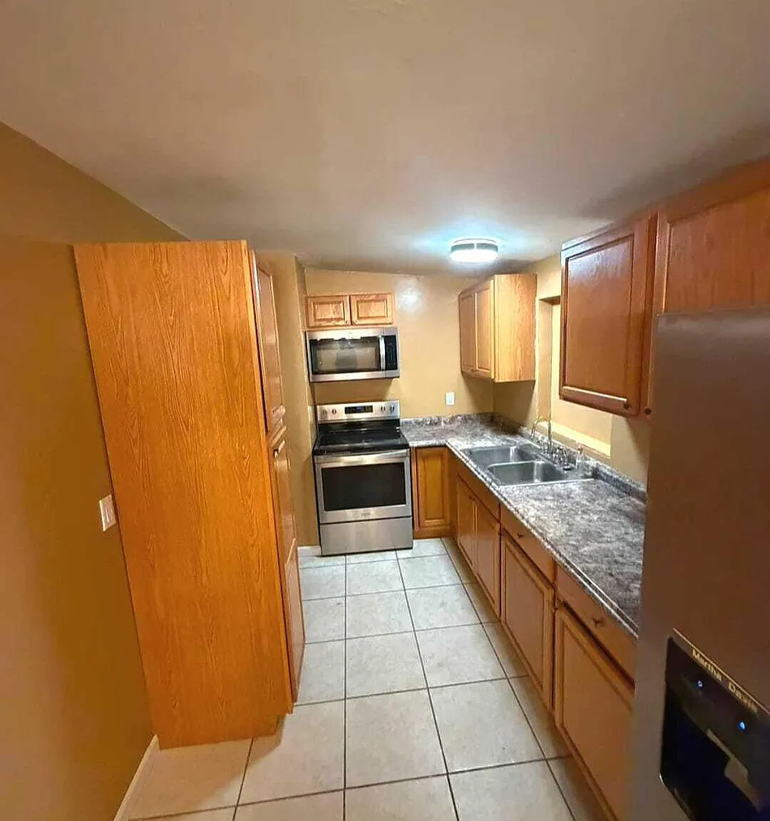 3 bed, 2.0 bath, 1210 sqft, $1,499 — Photo 2