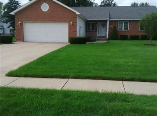 94 Desales Cir, Lockport, NY 14094