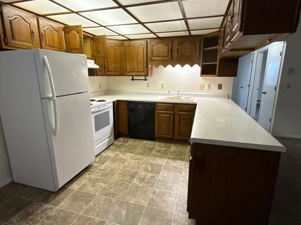 304 4th Ave E, Williston, ND 58801