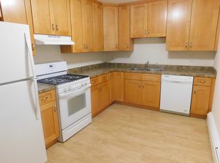 15 Douglas Ter APT 401, North Providence, RI 02904