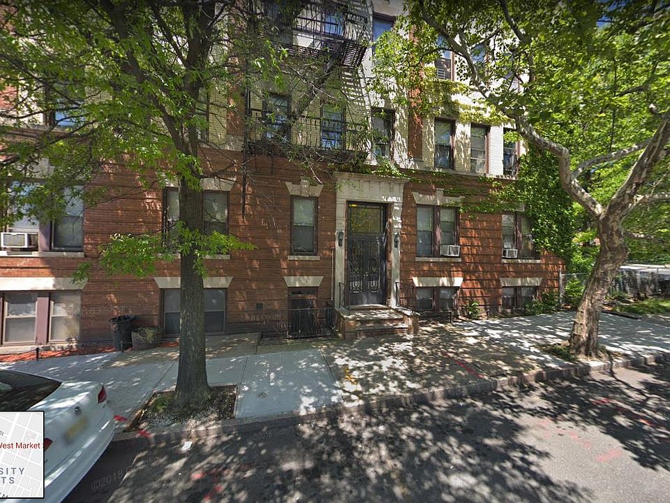 2nd image of 214 W Market St APT 3