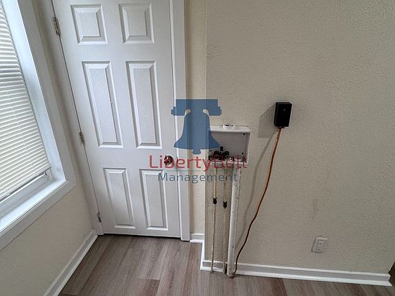 5th image of 5213 Upland St