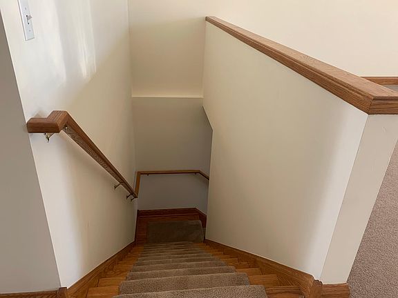 5th image of 402 Oak Harbor Ct