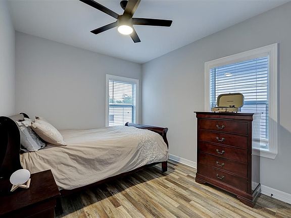 5th image of 1032 Melneeka Ln
