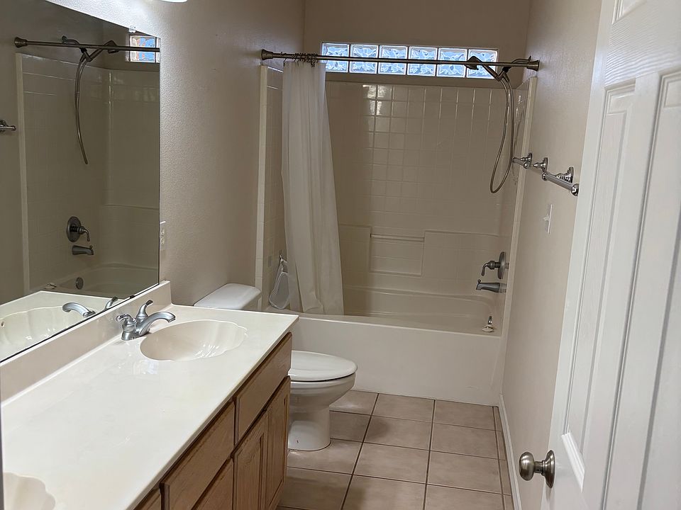 Upstairs full bath