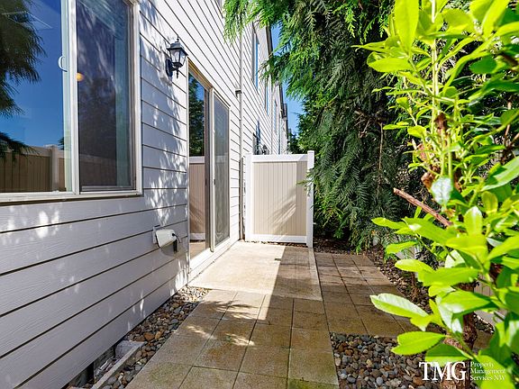4th image of 8212 NE 5th St #2