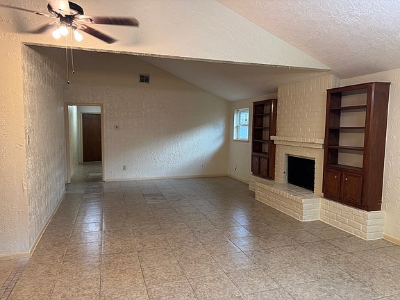 4th image of 11422 Hornbrook Dr